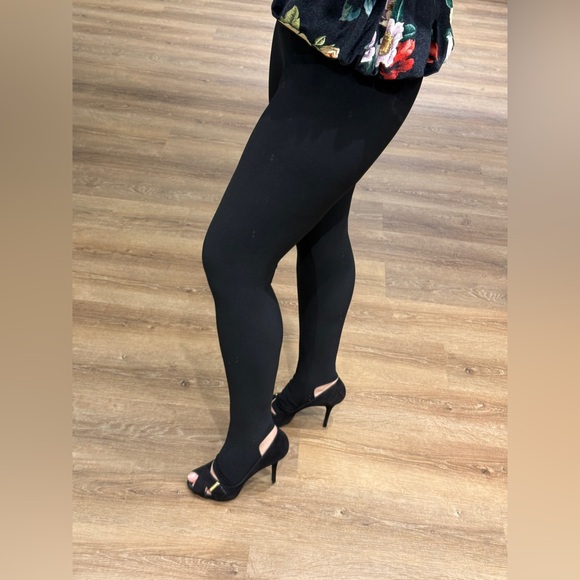 Brand new Norma Kamali leggings with footie- black colour available - Picture 4 of 9